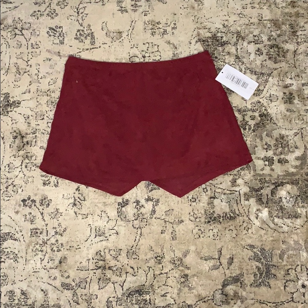 Red skirt - Picture 2 of 2